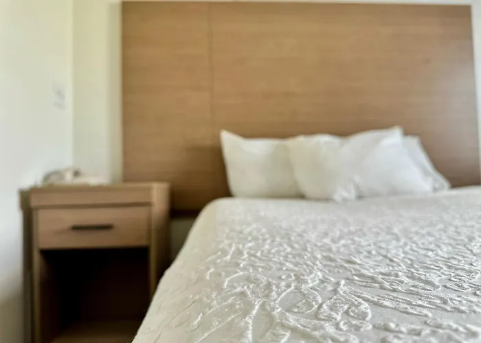 Hotel Best Western Red River Lodge Fargo Nd 2*